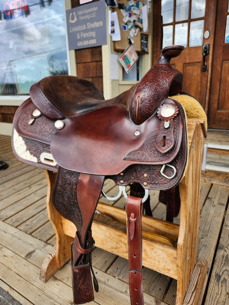 15.5" Crates Equitation Saddle