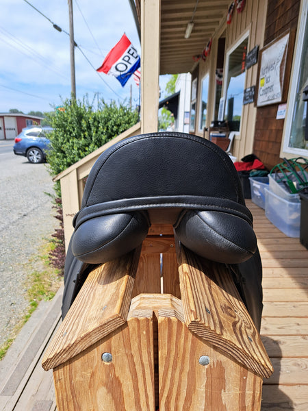 17.5" Thorowgood Dressage Saddle