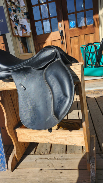 17.5" Wintec Hart All Purpose Saddle