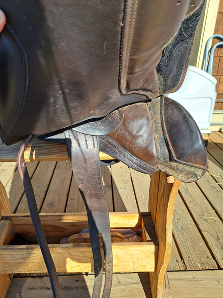 18" Jeffries JMX Monoflap Jump Saddle