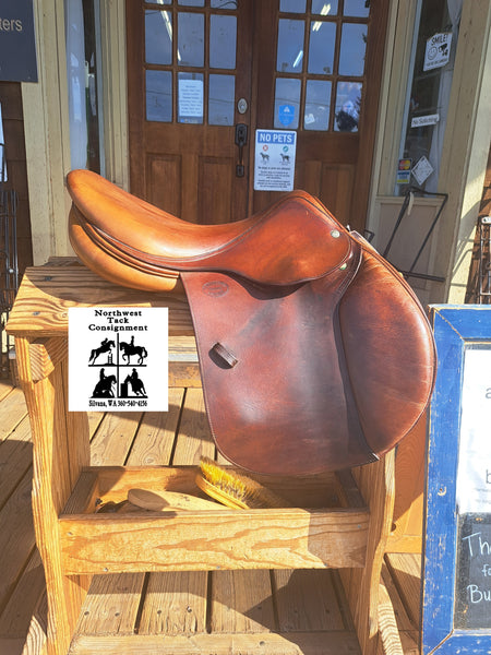 17" Devoucoux Biarritz Jump Saddle