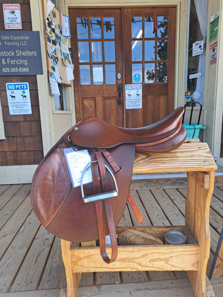 17.5" Collegiate Parfaire Close Contact Jump Saddle