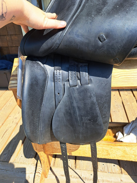16.5" Fredy Roosli Pilatus Dressage Saddle
