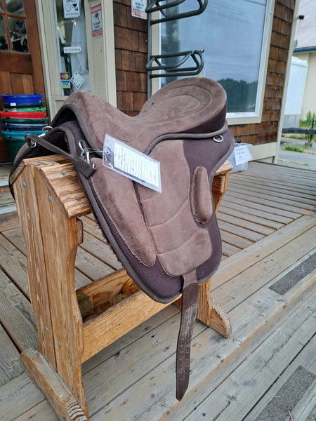 17" English softsaddle Treeless Saddle