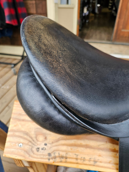 17.5" Stubben Scandica Dressage Saddle