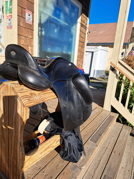 18" Fairfax Gareth Dressage Saddle