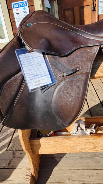 17.5" Stubben Genesis CS De Luxe Jump Saddle