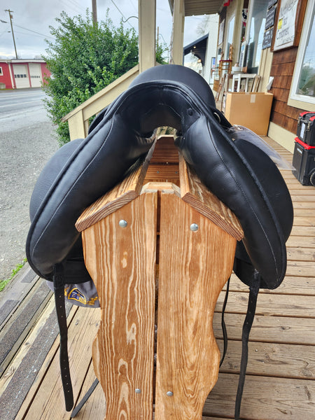 17" N2 Cardhu Dressage Saddle