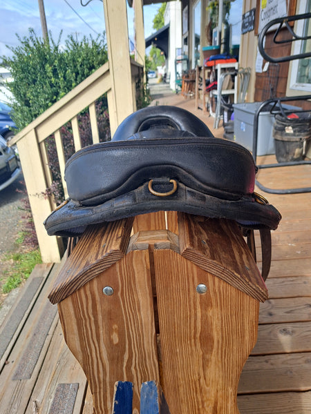 15" Torsion Treeless Saddle