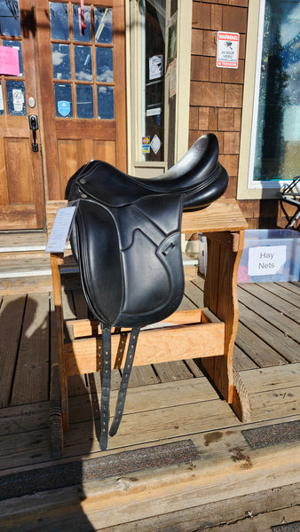 17.5" Equipe Bocelli Monoflap Dressage Saddle