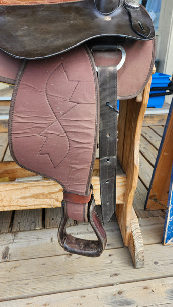 16" Synthetic Western Saddle
