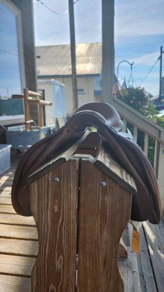 16.5" Luc Childeric Jumping Saddle