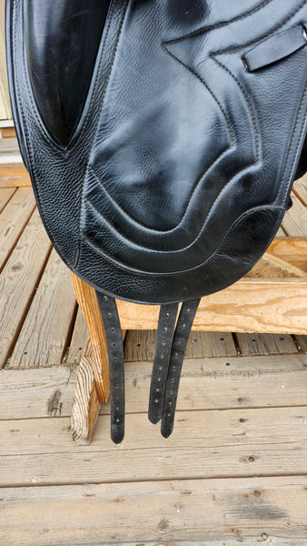 17.5" Sue Carson Kestrel MonoFlap Dressage Saddle