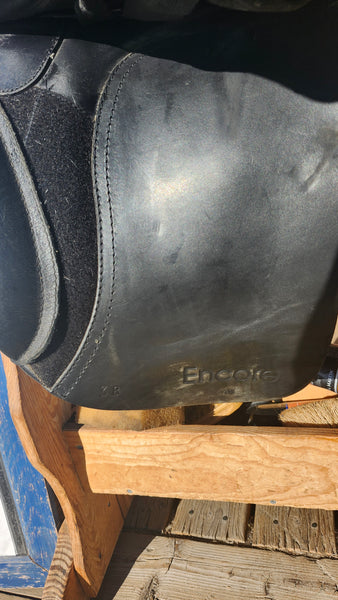 18" Duett Encore Dressage Saddle