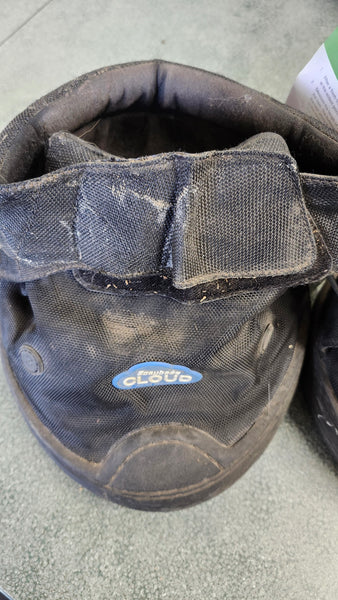 SIZE 8 EasyBoot Cloud boots