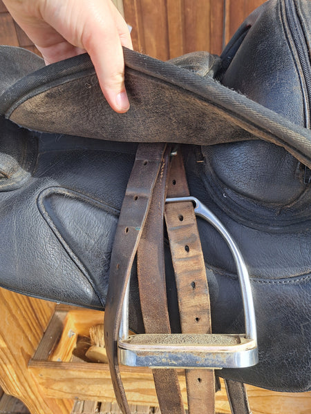 15" Torsion Treeless Saddle