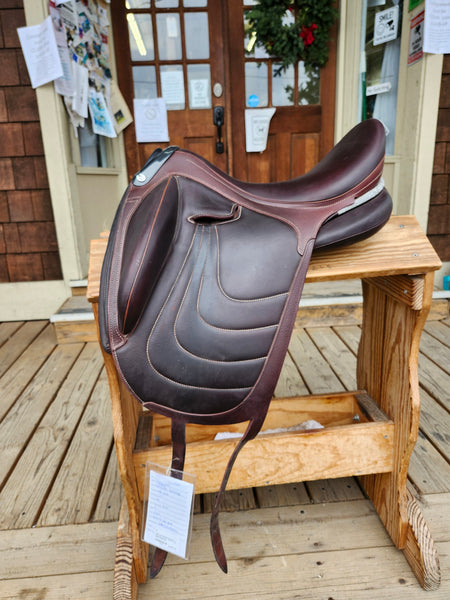 17.5" Devoucoux Makila Harmonie dressage saddle