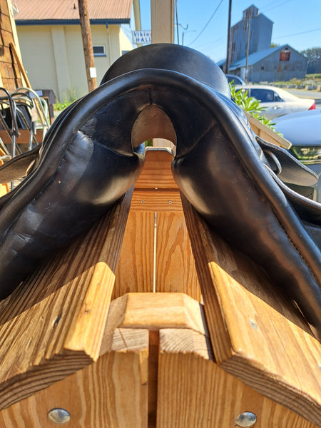 17" Karl Niedersuss Sattlemeister Dressage Saddle