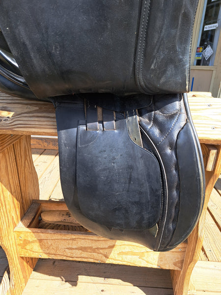 ON TRIAL 17.5" Passier Baum Dressage Saddle