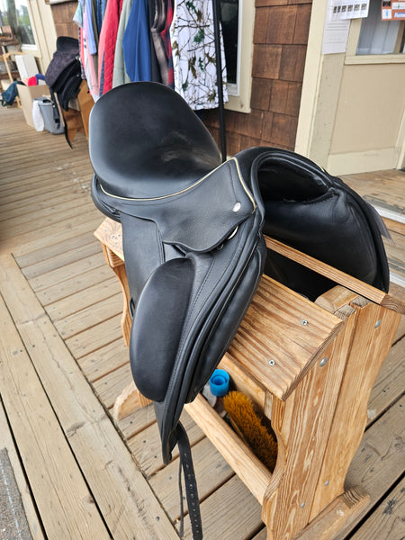 17.5" Custom Saddlery Wolfgang Gemini R Monoflap Dressage Saddle