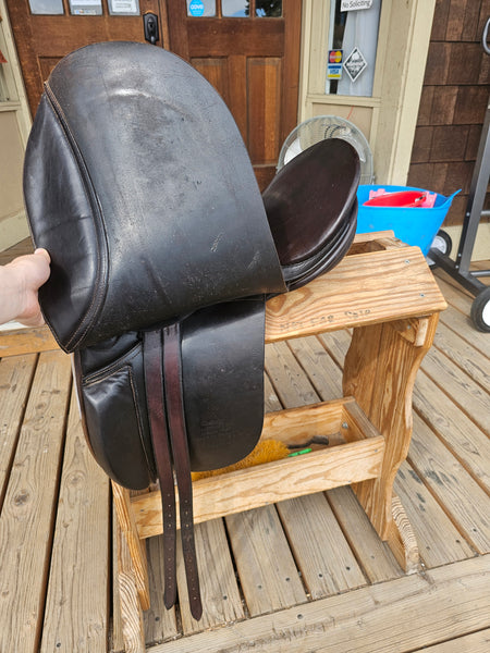 17" County Continental Dressage Saddle