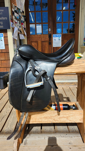17.5" Sommer Novelle Dressage Saddle