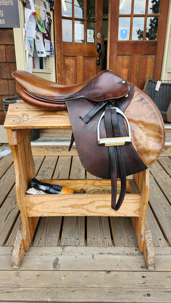 18" Butet Close Contact Jump Saddle