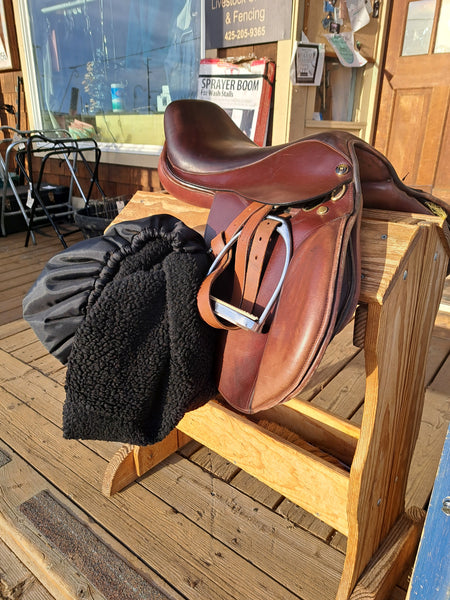 15" Camelot English jump Saddle