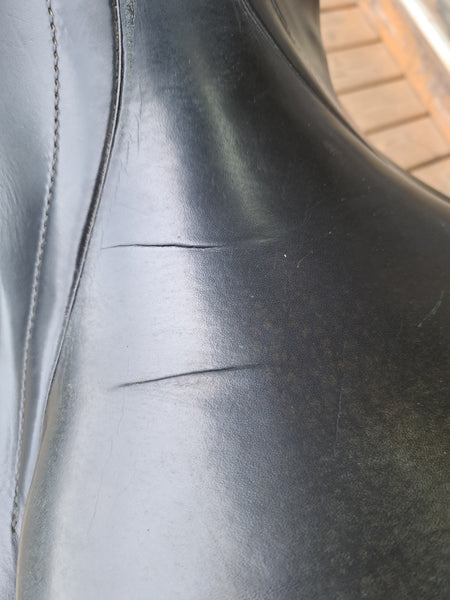 15.5" Courbette Lemetex Bernina Junior Dressage Saddle