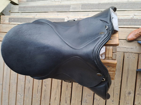 18" Borne Ambassador Dressage Saddle