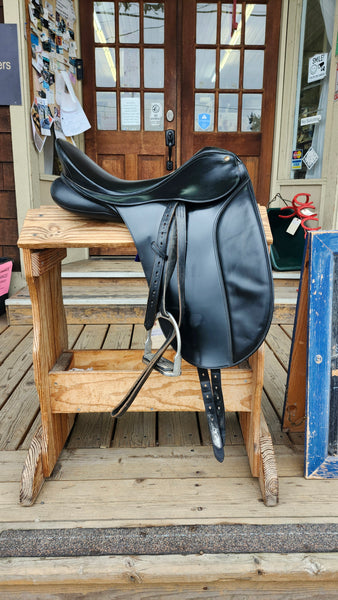 17.5" Bates Caprilli Dressage Saddle