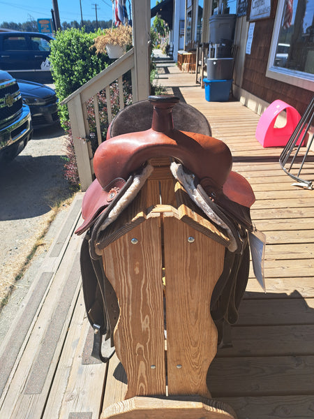 15" Fabtron Grain Out Light Weight Trail Saddle