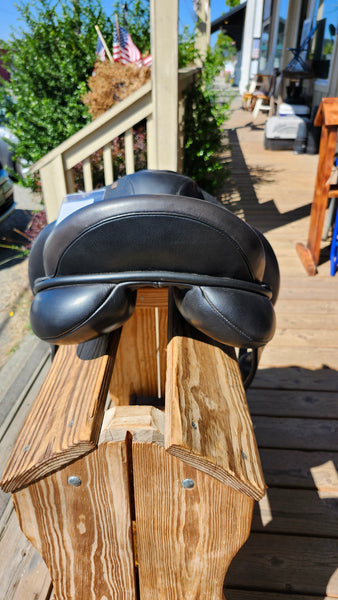 17.5" NSC Rhomeo Monoflap Dressage Saddle