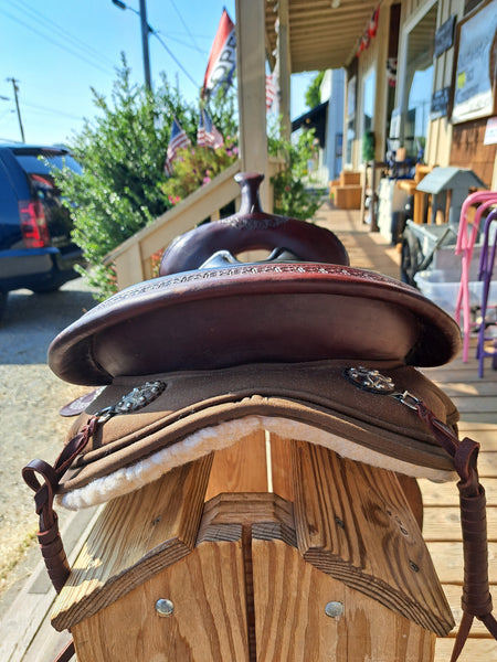 16" Circle Y High Horse Daisetta Trail Saddle