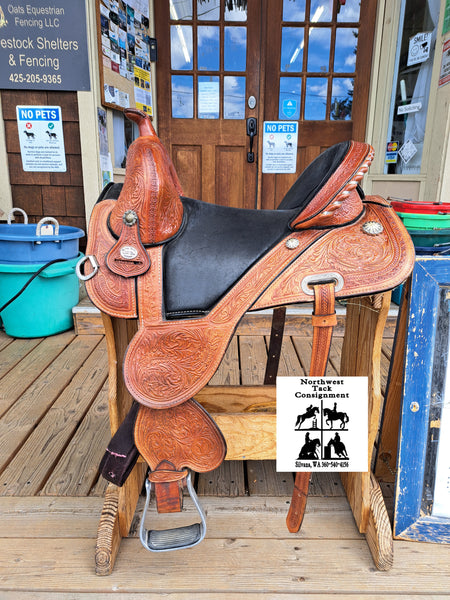 15.5" Treeless Tammy Fischer by Circle Y Barrel Saddle