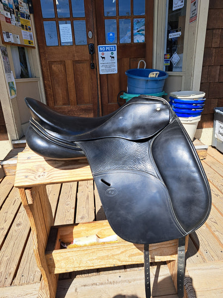18" Schleese Ostergaard Dressage Saddle