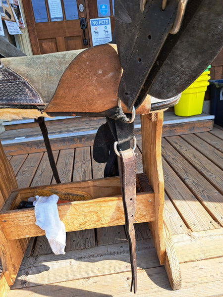 17" Hilason Treeless Barrel Racing Saddle