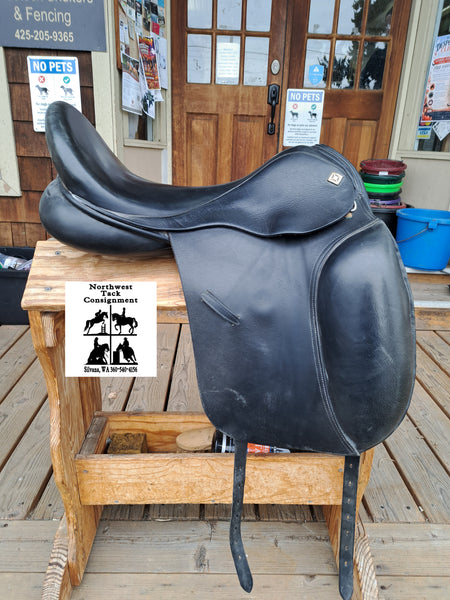 18" North Star Dressage Saddle