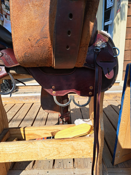 16" Circle Y High Horse Daisetta Trail Saddle