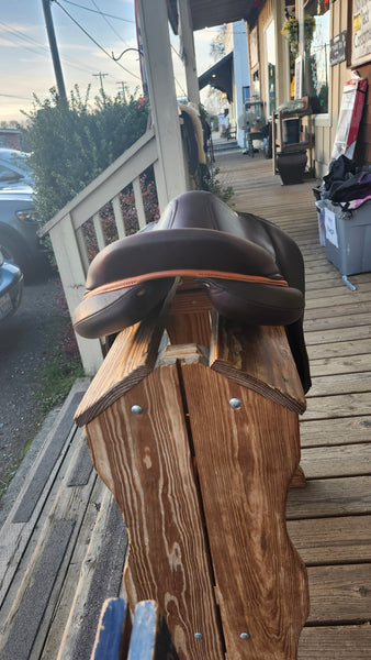 18" Antares Contact Jumping Saddle