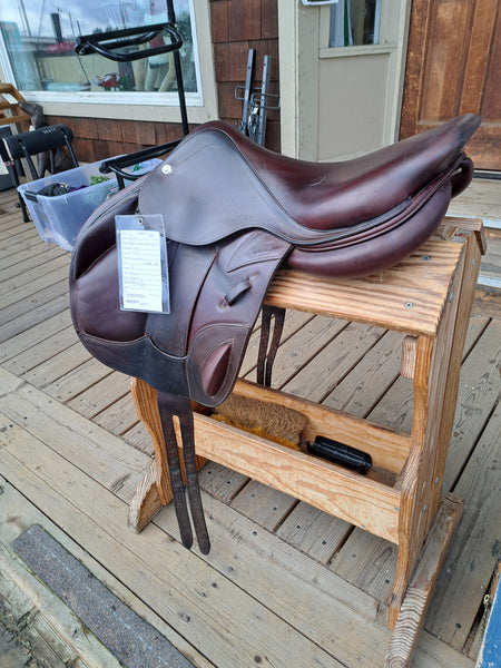 17.5" CWD SE12 Cross Country Jump Saddle