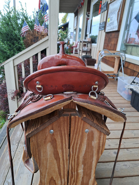 16" Weaver Western Saddle