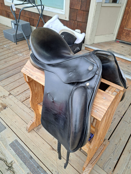 18" Kieffer Dressage Saddle