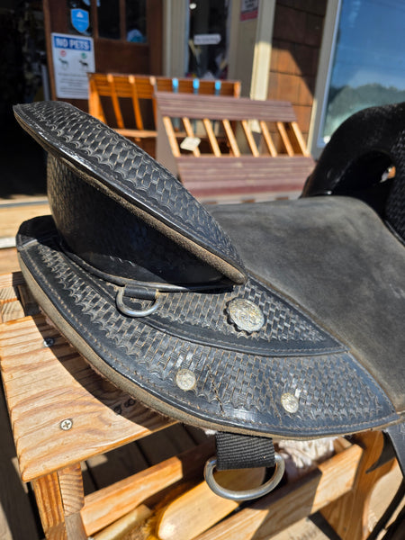 17" Hilason Treeless Barrel Racing Saddle