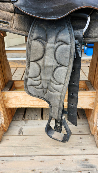 15" Court's Synthetic Western Trail Saddle