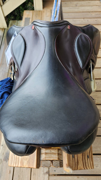 18" Courbette Vision Extra Jumping Saddle