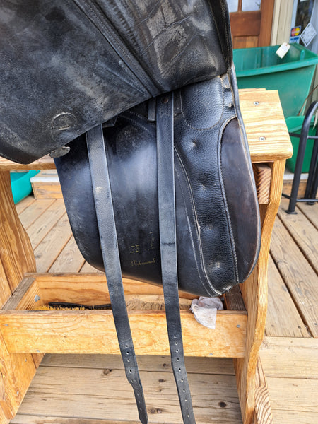 16.5" Kieffer Wien D.L. Dressage Saddle