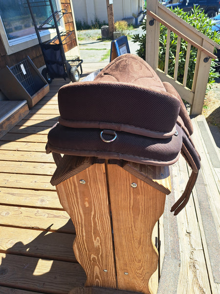 17" English Treeless Saddle