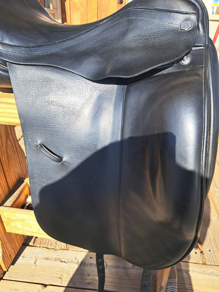 17.5" Albion Platinum Ultima Dressage Saddle