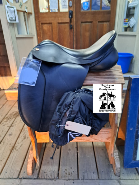 17.5" Kent and Master Original Dressage saddle